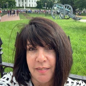 Meet your Posher, Cynthia